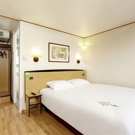 Campanile Hotel Mayenne Zimmer foto