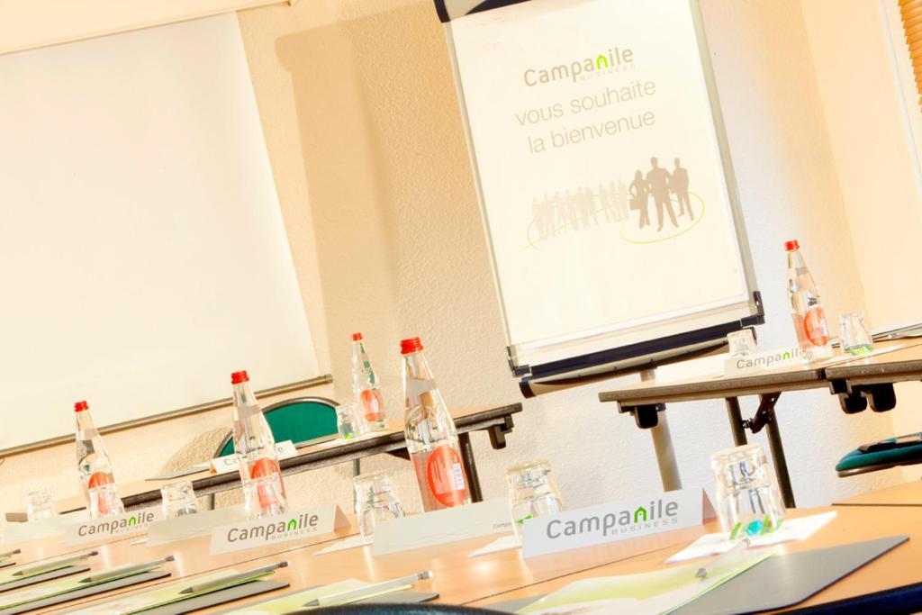Campanile Hotel Mayenne Business foto