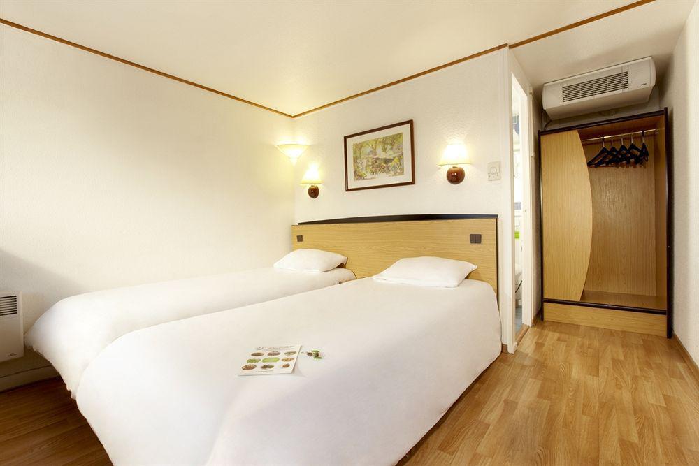 Campanile Hotel Mayenne Zimmer foto